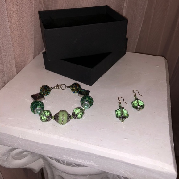 Lucy Collection Hand Made Jewelry by you’re posher women’s bracelet and earrings - Picture 4 of 10